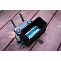 PGYTECH Monitor Hood For IPhone - DronePoint Canada -DJI Store 1533215709 IMG 1039618