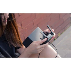 PGYTECH Monitor Hood For IPhone - DronePoint Canada -DJI Store 1533215709 IMG 1039620