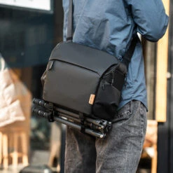 PGYTECH OneGo Shoulder Bag (10L, Obsidian Black) - DronePoint Canada -DJI Store 1642590929 IMG 1680588