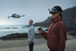 DJI RC Motion 3 - IN STOCK - DronePoint Canada -DJI Store 7c03f270337f072cd8297ef0934f6339 large c18e1123 4b5e 41b9 913c badfe2db59bd