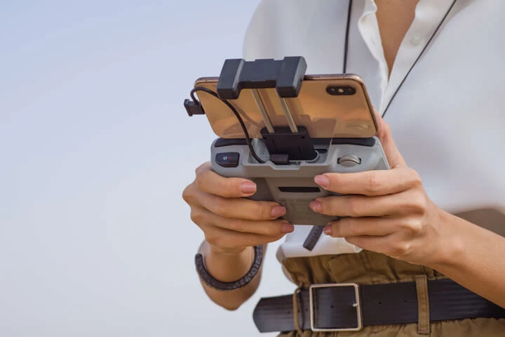 Mavic Air 2 RC Cable (Lightning Connector) - DronePoint Canada 6 Mavic Air 2 RC Cable (Lightning Connector) - DronePoint Canada - Image 4