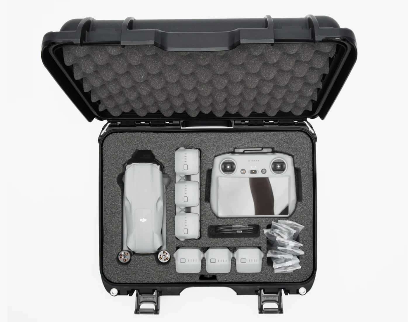 NANUK 920 FOR DJI AIR 3 FLY MORE COMBO - DronePoint Canada 3 NANUK 920 FOR DJI AIR 3 FLY MORE COMBO - DronePoint Canada