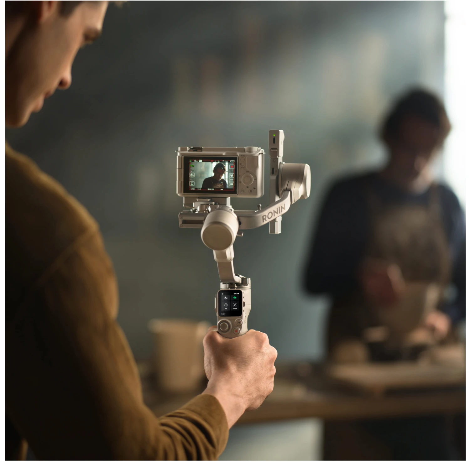 DJI RS 4 Mini - DronePoint Canada 9 DJI RS 4 Mini - DronePoint Canada - Image 7